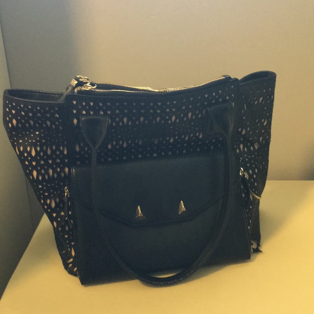 Large Stella & Dot Bag with removable clutch